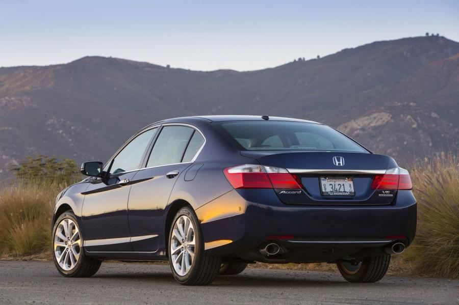 Honda Accord Touring Sedan 2013 года  (фото 7 из 19)